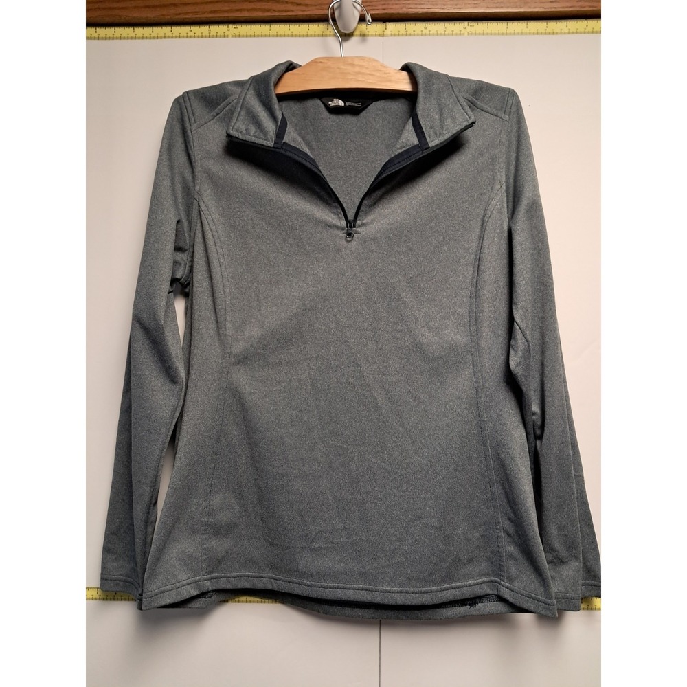 Womens North Face Quarter Zip-Size Large. Runs Small- Ligjt‎ Blue